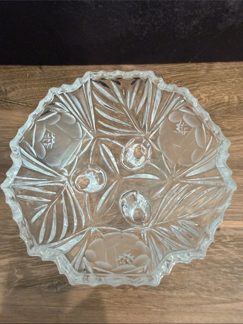 Vintage Clear Pressed Glass Decorative Bowl - Classic Home Accent with 3 feet